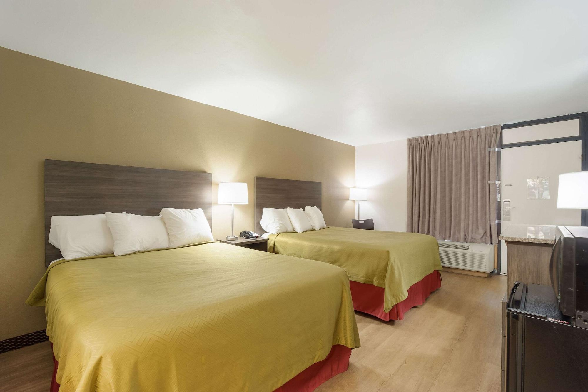 Econo Lodge *